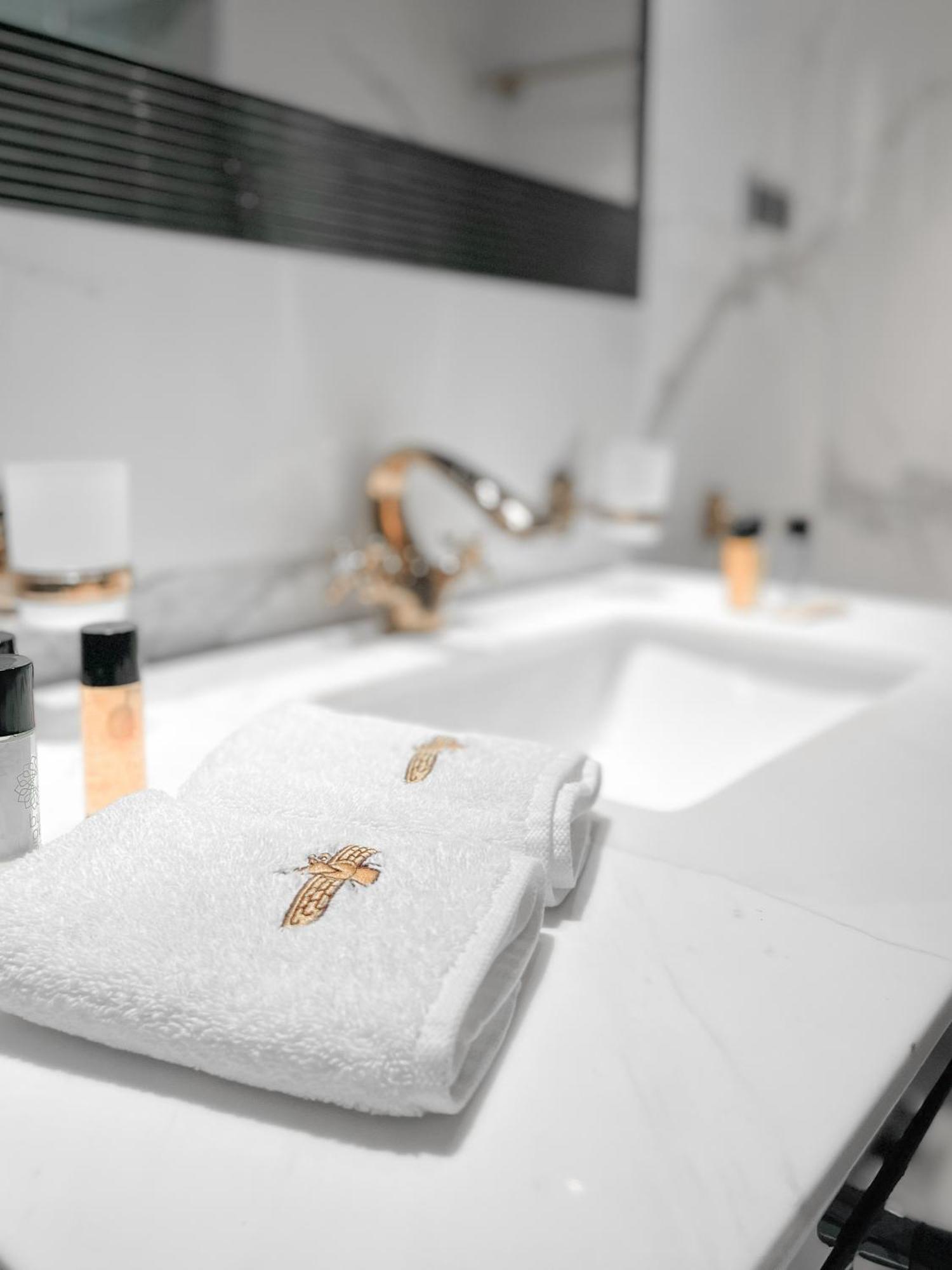 Anahita Boutique Hotel มาลากา ภายนอก รูปภาพ