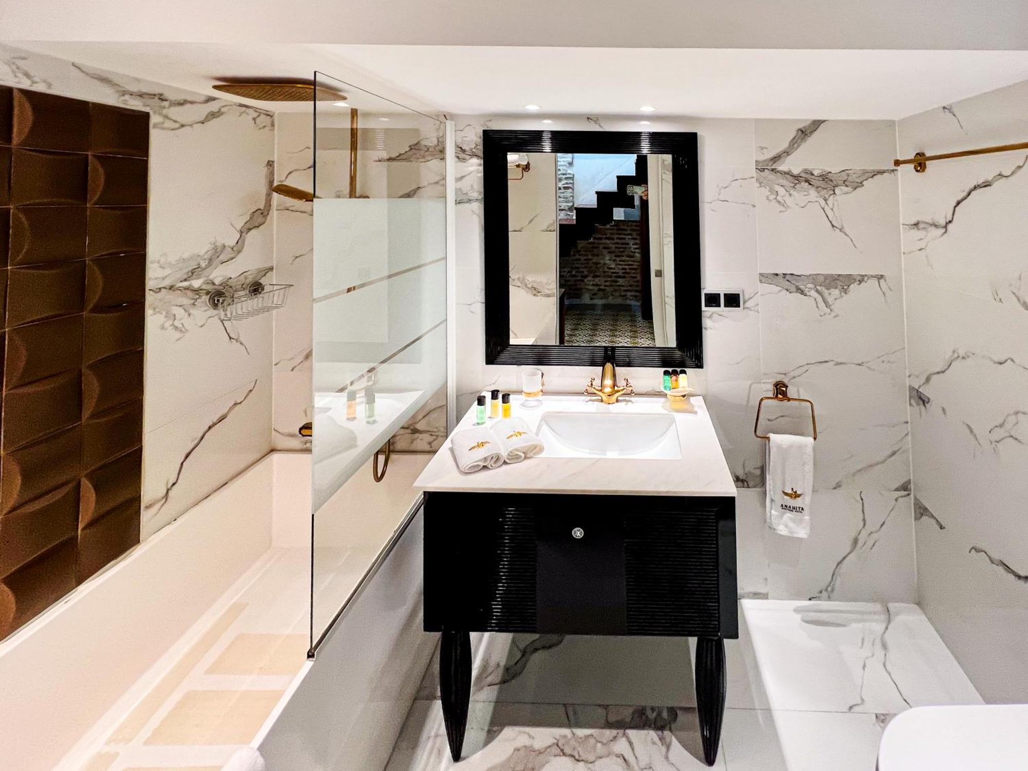Anahita Boutique Hotel มาลากา ภายนอก รูปภาพ